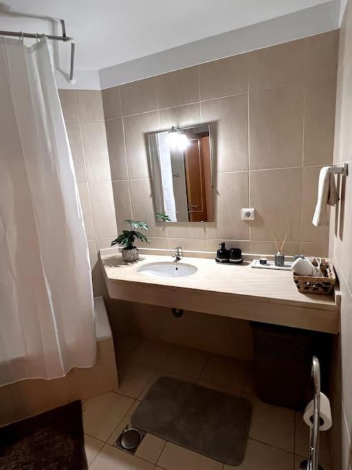 By The Sea - Apartamento Acolhedor E Relaxante. Canico  Bagian luar foto